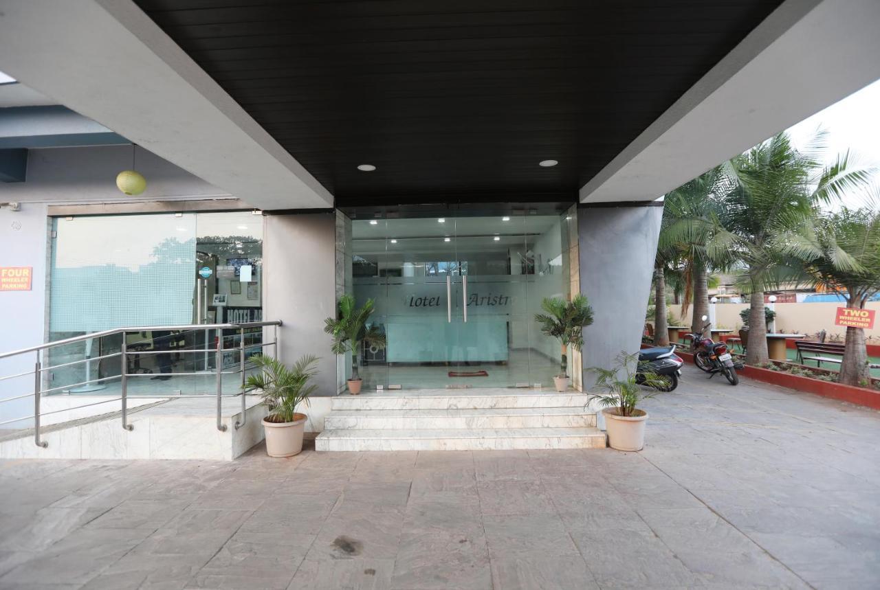 Hotel Aristro Lonavala Buitenkant foto