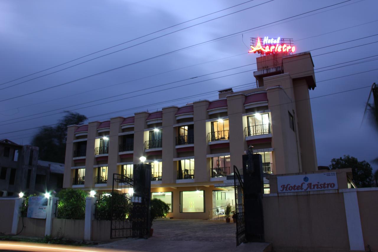Hotel Aristro Lonavala Buitenkant foto