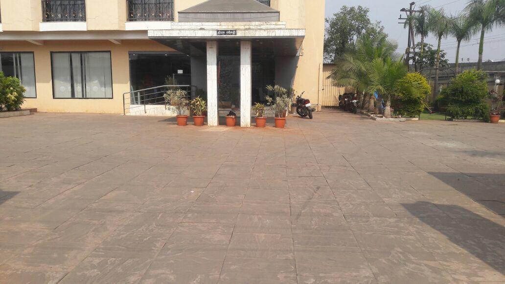 Hotel Aristro Lonavala Buitenkant foto