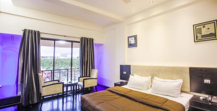 Hotel Aristro Lonavala Buitenkant foto