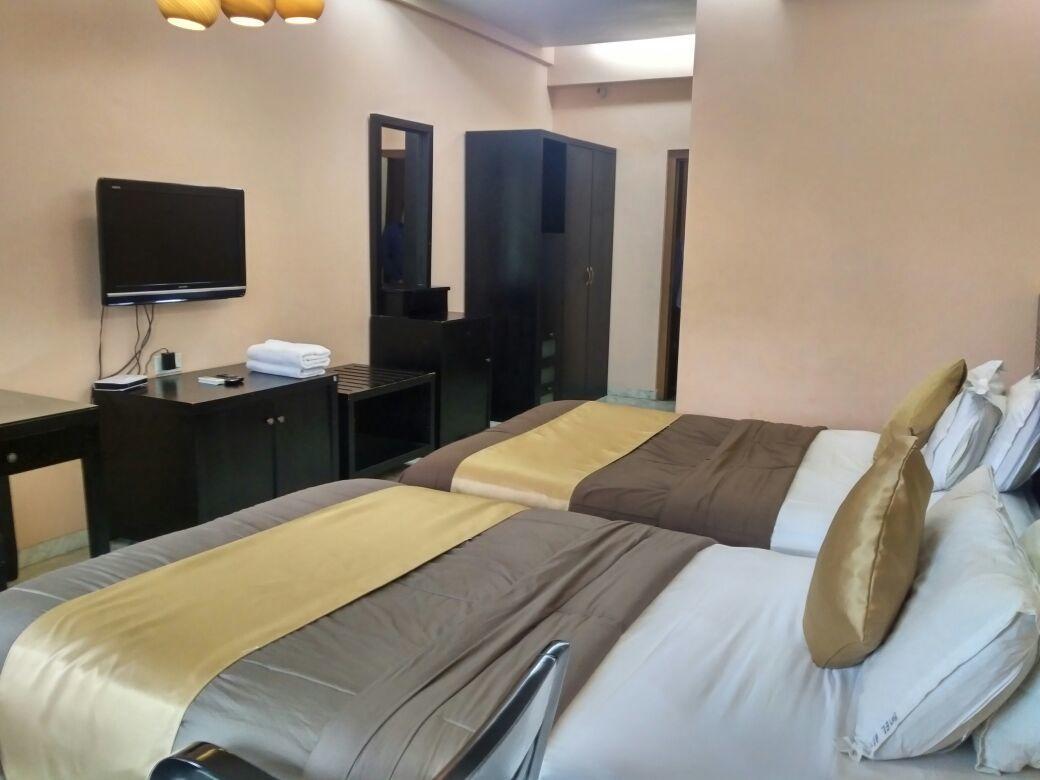 Hotel Aristro Lonavala Buitenkant foto